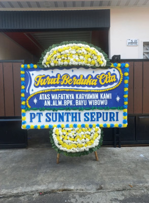 Papan Bunga Duka di Gunung Megang