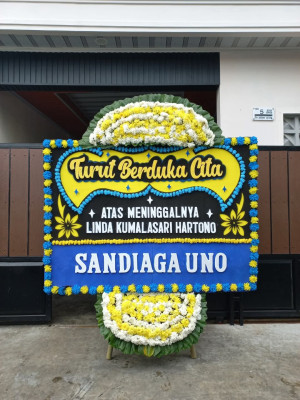 Papan Bunga Duka di Gunung Megang
