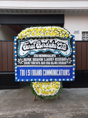 Papan Bunga Duka di Gunung Megang